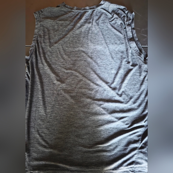 Gently Used Mens size XLarge Leg3nd brand light weight Sleeveless tank top - Picture 1 of 5